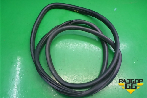 Уплотнитель двери задней правой для BMW X5 E70 с 2007-2013г (Х5 Е70)