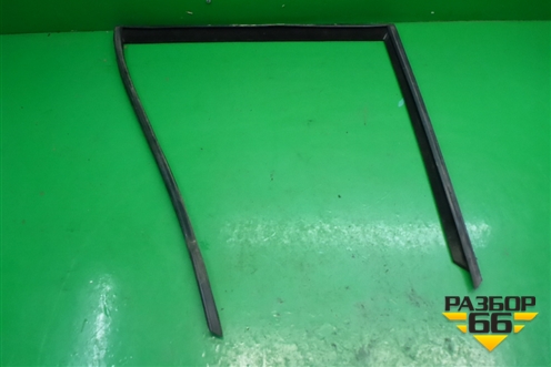 Уплотнитель стекла двери задней правой для BMW X5 E70 с 2007-2013г (Х5 Е70)