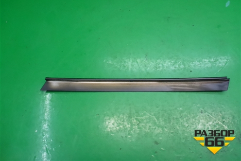 Накладка стекла заднего правого (глухого) для BMW X5 E70 с 2007-2013г (Х5 Е70)