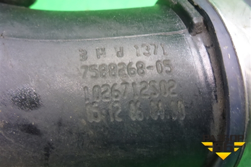 Патрубок интеркулера пластиковый (3.0л N55B30A) (13717588268) для BMW X5 E70 с 2007-2013г (Х5 Е70)