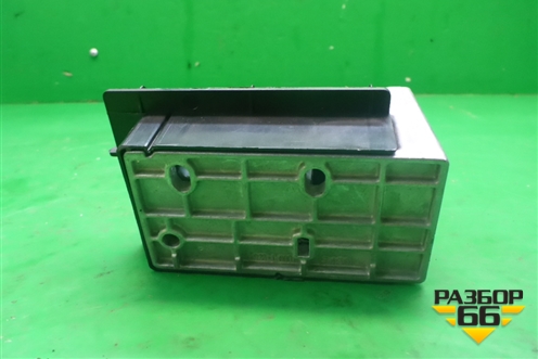 Кронштейн полки багажника (правый) (9928100014) для BMW X5 E70 с 2007-2013г (Х5 Е70)