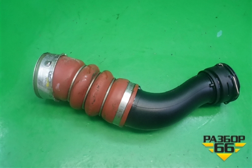 Патрубок интеркулера (3.0л N55B30A) (13717583716) для BMW X5 E70 с 2007-2013г (Х5 Е70)