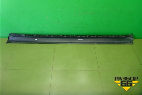 Накладка на порог наружная правая (9Y0853752) для Porsche Cayenne с 2017г (Каен)