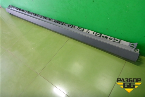 Накладка на порог наружная левая (9Y0853751) для Porsche Cayenne с 2017г (Каен)