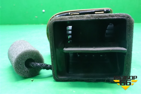 Дефлектор воздушный правый (7L5819704A) для Porsche Cayenne с 2003-2010г (Каен)