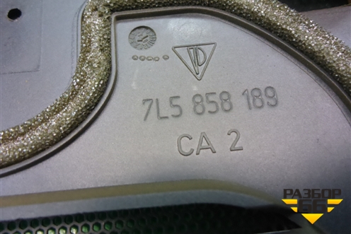Решетка динамика (на торпедо) (7L5858189) для Porsche Cayenne с 2003-2010г (Каен)