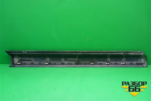 Накладка двери передней правой (7L5837788) для Porsche Cayenne с 2003-2010г (Каен)