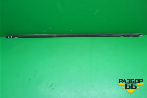 Накладка стекла переднего правого для Porsche Cayenne с 2003-2010г (Каен)