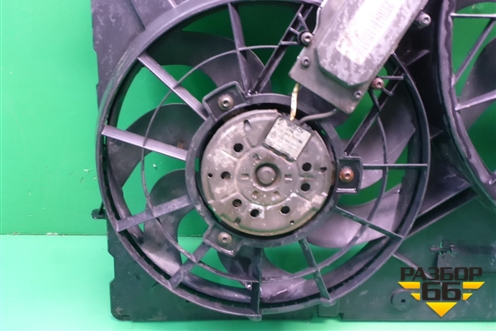 Вентилятор охлаждения радиатора (7L0121203G) для Porsche Cayenne с 2003-2010г (Каен)