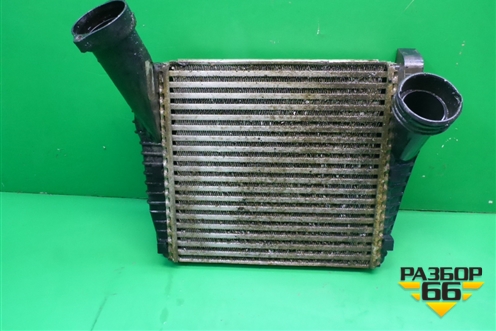 Интеркулер (левый 4.5л M48) для Porsche Cayenne с 2003-2010г (Каен)