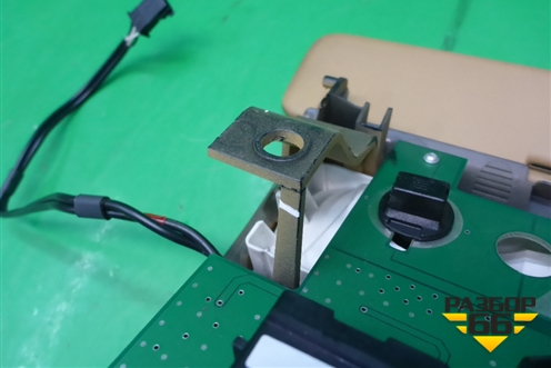 Плафон салонный передний (7L5868403) для Porsche Cayenne с 2003-2010г (Каен)