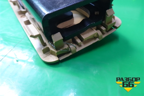 Плафон салонный боковой (правый) (7L5947292) для Porsche Cayenne с 2003-2010г (Каен)