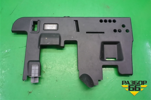 Накладка на торпедо (нижняя левая) (7L5815173C) для Porsche Cayenne с 2003-2010г (Каен)