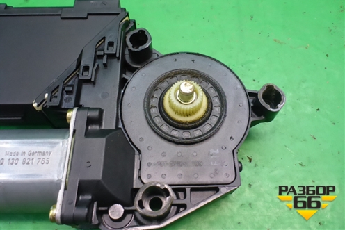 Моторчик стеклоподъёмника задний левый (3D0959795C) для Porsche Cayenne с 2003-2010г (Каен)