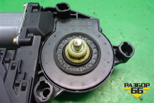 Моторчик стеклоподъёмника задний правый (7L0959704B) для Porsche Cayenne с 2003-2010г (Каен)