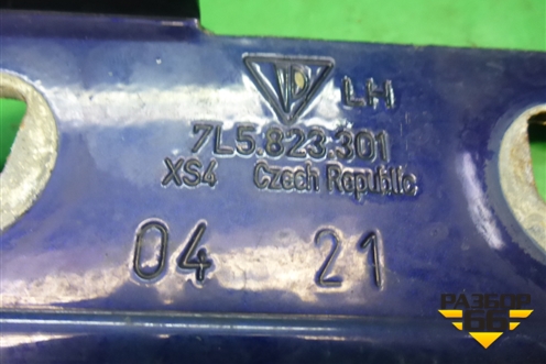 Петля капота левая (7L5823301) для Porsche Cayenne с 2003-2010г (Каен)