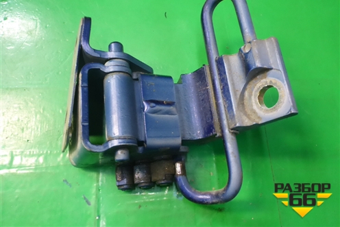 Петля двери передней правой нижняя (7L0831412) для Porsche Cayenne с 2003-2010г (Каен)