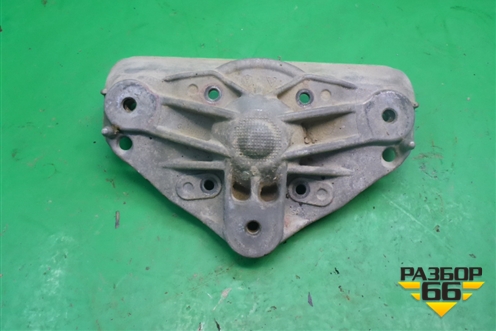 Кронштейн амортизатора переднего (правый) для Porsche Cayenne с 2003-2010г (Каен)