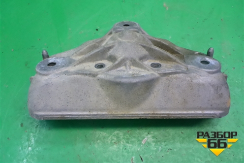 Кронштейн амортизатора переднего (левый) для Porsche Cayenne с 2003-2010г (Каен)