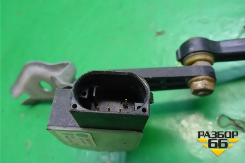 Датчик регулировки дорожного просвета (передний левый) (7L0616213B) для Porsche Cayenne с 2003-2010г (Каен)