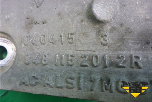 Кронштейн опоры двигателя правый (4.5л M48) (9481152012R) для Porsche Cayenne с 2003-2010г (Каен)