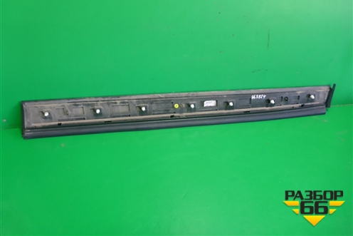 Накладка двери передней левой (9Y0837095A) для Porsche Cayenne с 2017г (Каен)