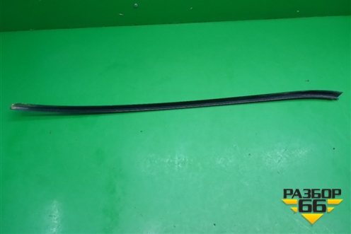 Молдинг лобового стекла правый для Porsche Cayenne с 2003-2010г (Каен)