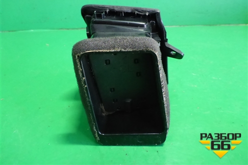 Дефлектор воздушный левый (687611AA0A) для Nissan Murano (Z51) с 2007-2015г (Мурано)