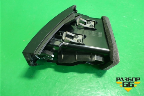 Дефлектор воздушный правый (687601AA0A) для Nissan Murano (Z51) с 2007-2015г (Мурано)