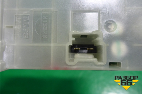 Модуль управления стеклоподъёмниками (правый руль) (254011AM0A) для Nissan Murano (Z51) с 2007-2015г (Мурано)