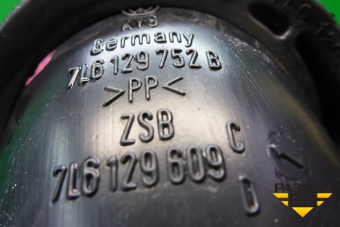 Патрубок воздуховода (правый) (7L6129752B) для Volkswagen Touareg c 2002-2010г (Туарег)