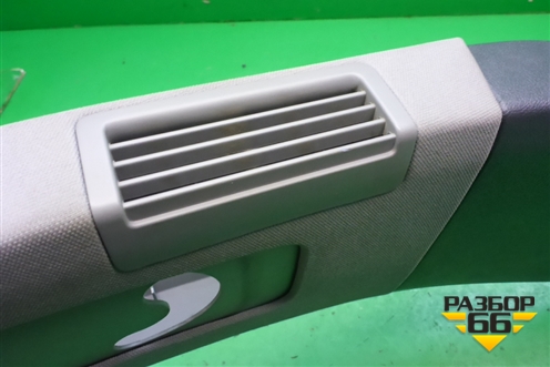 Обшивка стойки центральная правая (7L6867240) для Volkswagen Touareg c 2002-2010г (Туарег)