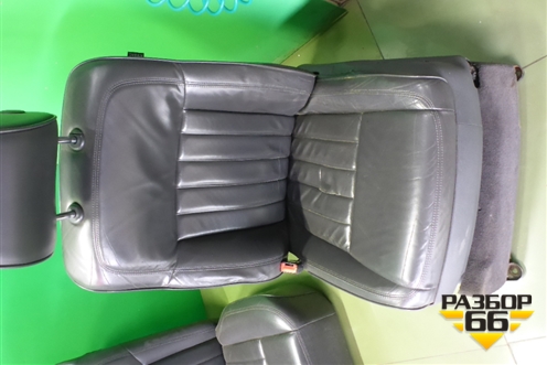 Сиденья комплект (AIR BAG подогрев электро регулировка) для Volkswagen Touareg c 2002-2010г (Туарег)