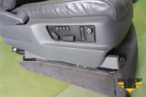 Сиденья комплект (AIR BAG подогрев электро регулировка) для Volkswagen Touareg c 2002-2010г (Туарег)