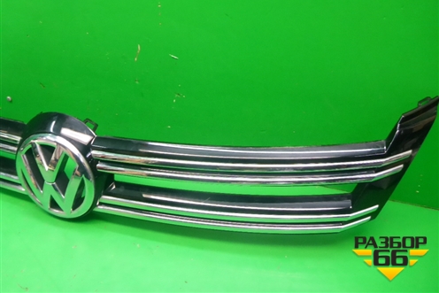 Накладка на решетку радиатора (5N0853651H) для Volkswagen Tiguan с 2011-2016г (Тигуан)