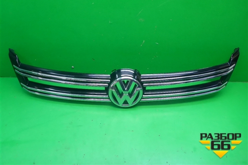 Накладка на решетку радиатора (5N0853651H) для Volkswagen Tiguan с 2011-2016г (Тигуан)