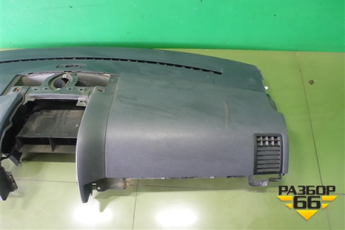 Торпедо с AIR BAG (верхняя часть) для Volkswagen Touareg c 2002-2010г (Туарег)