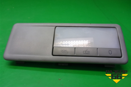 Плафон салонный задний (правый) (7L6867486A) для Volkswagen Touareg c 2002-2010г (Туарег)