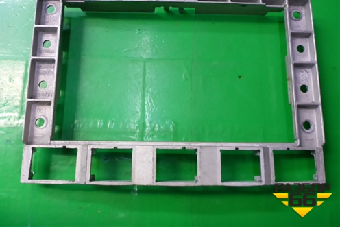 Рамка магнитолы (7L6857318C) для Volkswagen Touareg c 2002-2010г (Туарег)