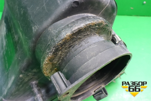 Корпус воздушного фильтра (правый 4.2л BAR) (7L6129601AH) для Volkswagen Touareg c 2002-2010г (Туарег)