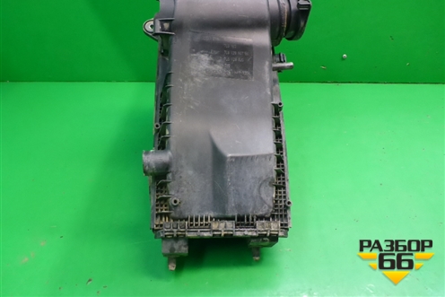 Корпус воздушного фильтра (правый 4.2л BAR) (7L6129601AH) для Volkswagen Touareg c 2002-2010г (Туарег)