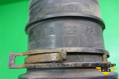 Патрубок воздушного фильтра (правый 4.2л BAR) (7L6129684) для Volkswagen Touareg c 2002-2010г (Туарег)