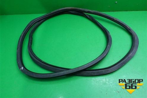 Уплотнитель двери передней левой для Volkswagen Touareg c 2002-2010г (Туарег)