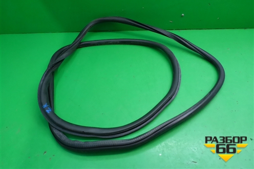 Уплотнитель двери задней правой для Volkswagen Touareg c 2002-2010г (Туарег)