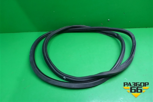 Уплотнитель двери задней левой для Volkswagen Touareg c 2002-2010г (Туарег)