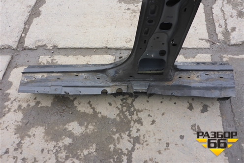 Порог со стойкой правый для Volkswagen Touareg c 2002-2010г (Туарег)