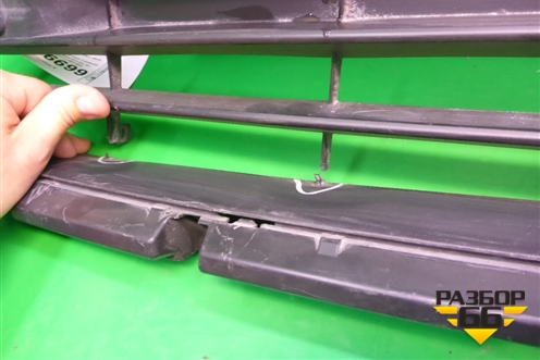 Решетка радиатора (нижняя часть под парктроник до 2019г (5311248160) для Lexus RX 350 c 2015г (РХ)