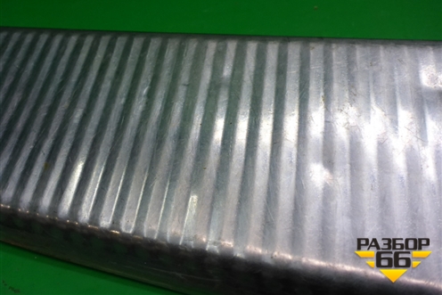 Обшивка багажника на заднюю панель для Volkswagen Touareg c 2002-2010г (Туарег)