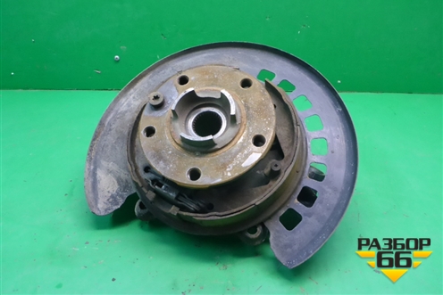 Кулак задний правый для Volkswagen Touareg c 2002-2010г (Туарег)