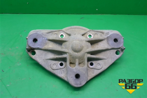 Кронштейн амортизатора переднего для Volkswagen Touareg c 2002-2010г (Туарег)